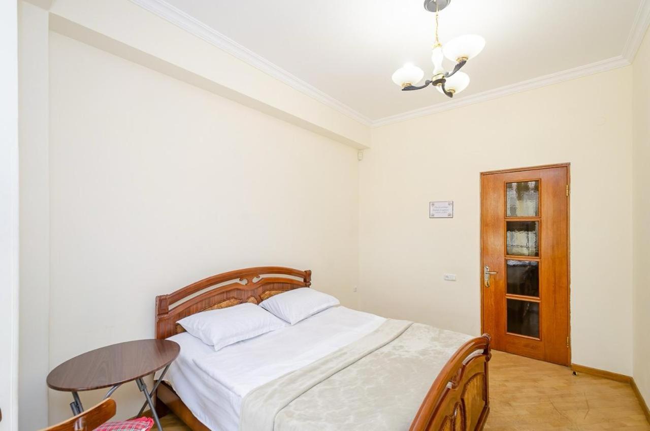Areva Hostel & Apartment Jerevan Eksteriør bilde